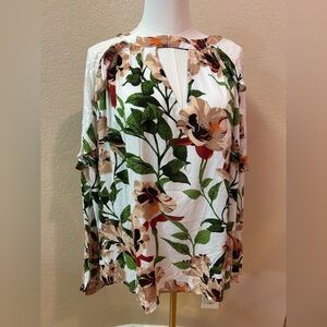 NWT  Kori Floral Print Women's Top